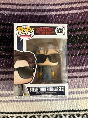 Funko Pop! - Stranger Things STEVE HARRINGTON with Sunglasses Vinyl Figure